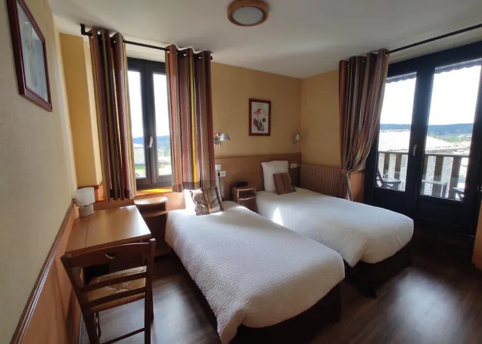 Hotel Restaurant La Clairiere 2*